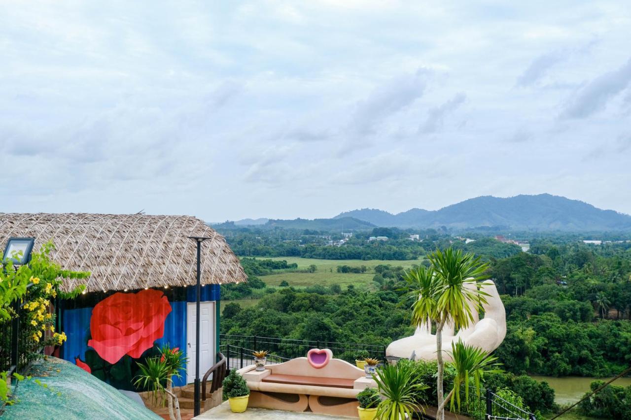 Bangmara Hill Hotel Takuapa Exterior photo