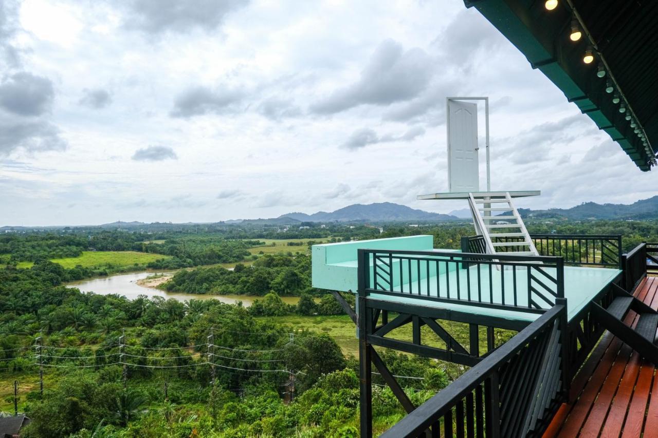 Bangmara Hill Hotel Takuapa Exterior photo